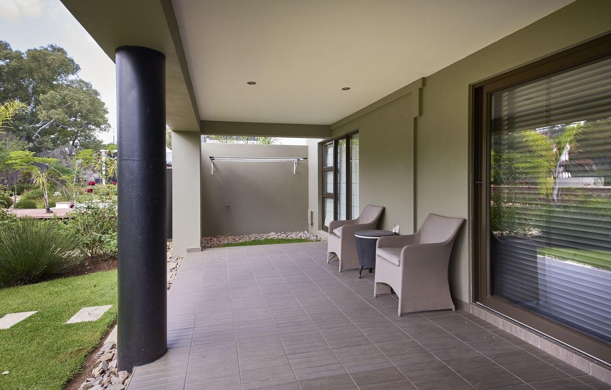 Dynasty Forest Sandown Self Catering Hotel Johannesburgo Exterior foto