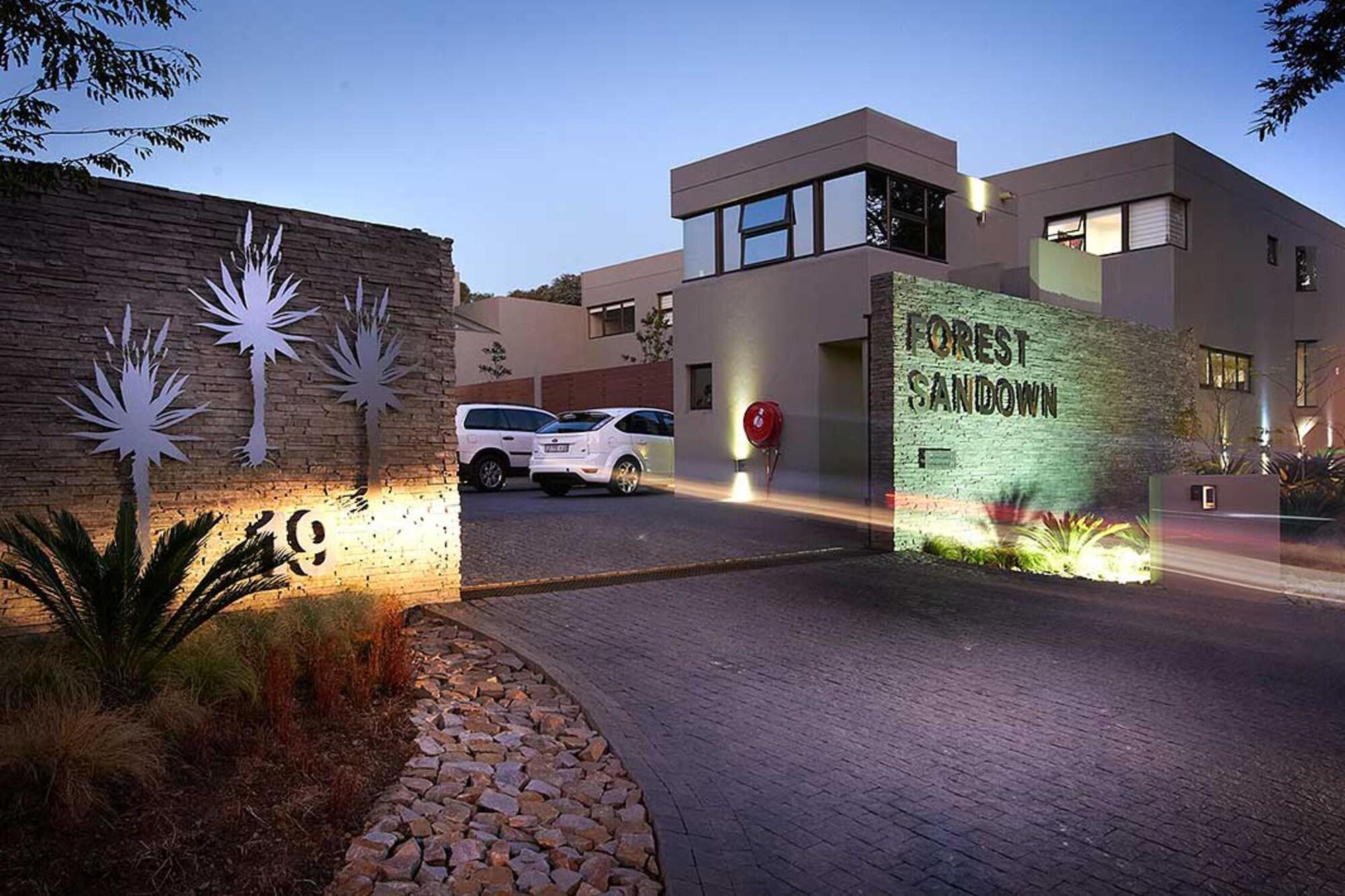 Dynasty Forest Sandown Self Catering Hotel Johannesburgo Exterior foto